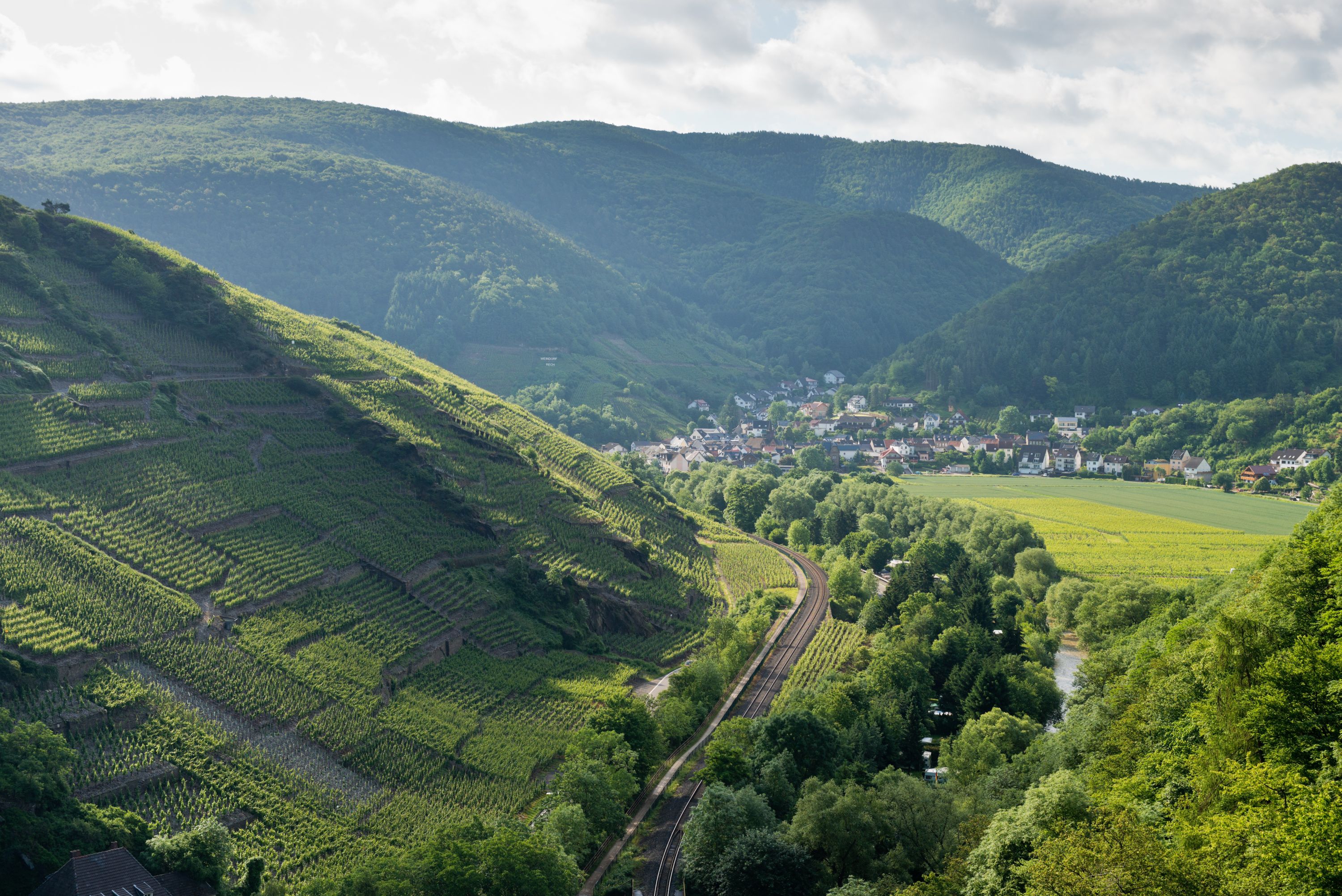Blick von der Saffenburg nach Rech Blick von der Saffenburg nach Rech