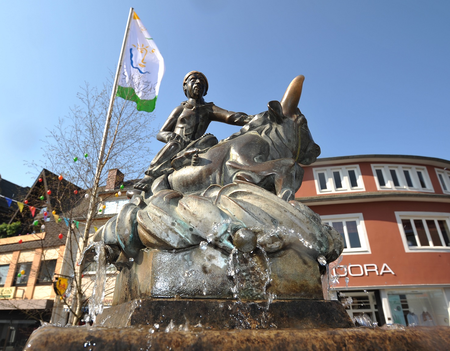 Der Europabrunnen auf dem Marktplatz