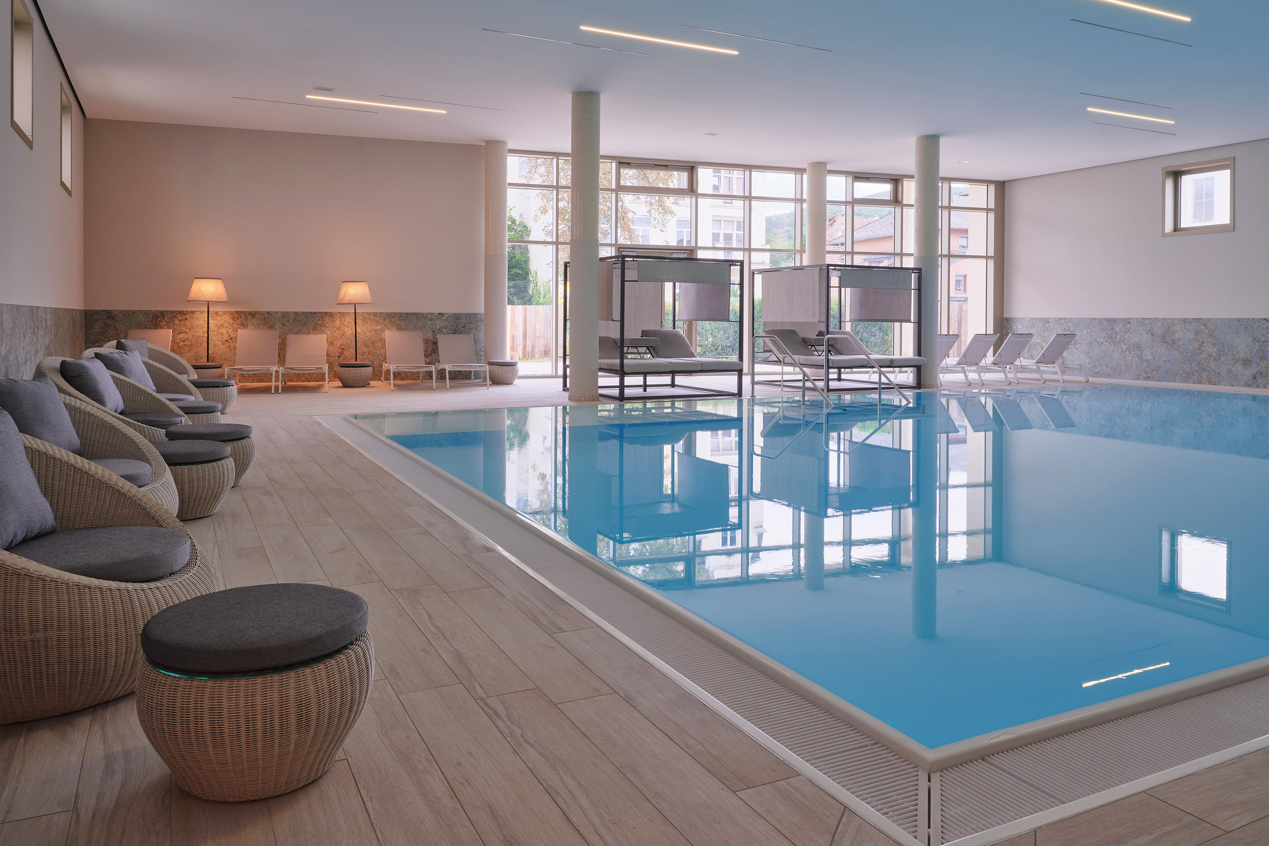 Spa-Bereich des Steigenberger Hotels Bad Neuenahr Indoor-Pool im Spa-Bereich des Steigenberger Hotels Bad Neuenahr