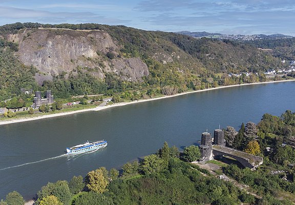 Moby Dick auf dem Rhein bei Remagen