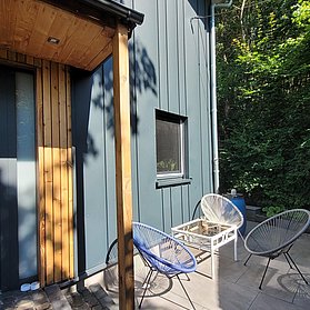 Ferienhaus mit Terrasse im Grünen
