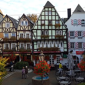 Linz, die "Bunte Stadt am Rhein"