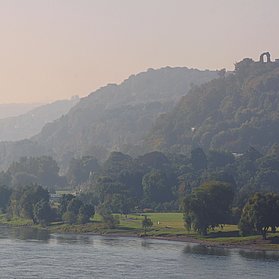 Rolandsbogen im Abendlicht