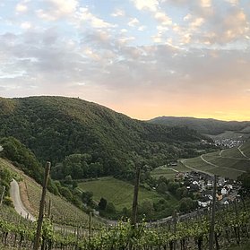 Sonnenuntergang über Dernau