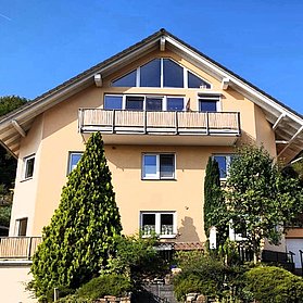 13.Hausfront
