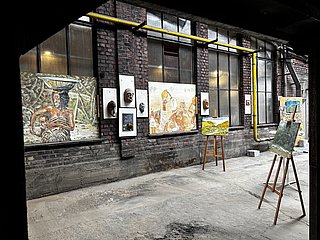 Atelier und Galerie Rhine-Art in Bad Neuenahr-Ahrweiler zeigt vielfältige Kunstwerke in industriellem Ambiente.