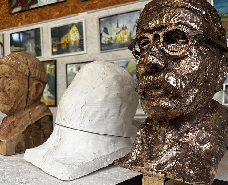 Atelier und Galerie Rhine-Art in Bad Neuenahr-Ahrweiler zeigt kreative Skulpturen und inspirierende Kunstwerke.