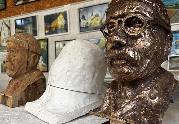 Atelier und Galerie Rhine-Art in Bad Neuenahr-Ahrweiler zeigt kreative Skulpturen und inspirierende Kunstwerke.