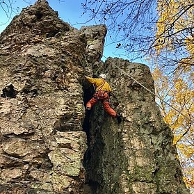 Kletterer am Felsen der Teufelsley