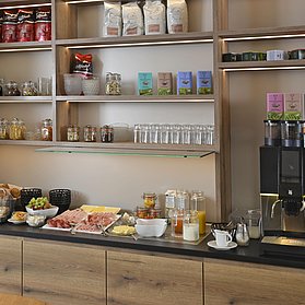 Fruehstuecksbuffet am Morgen