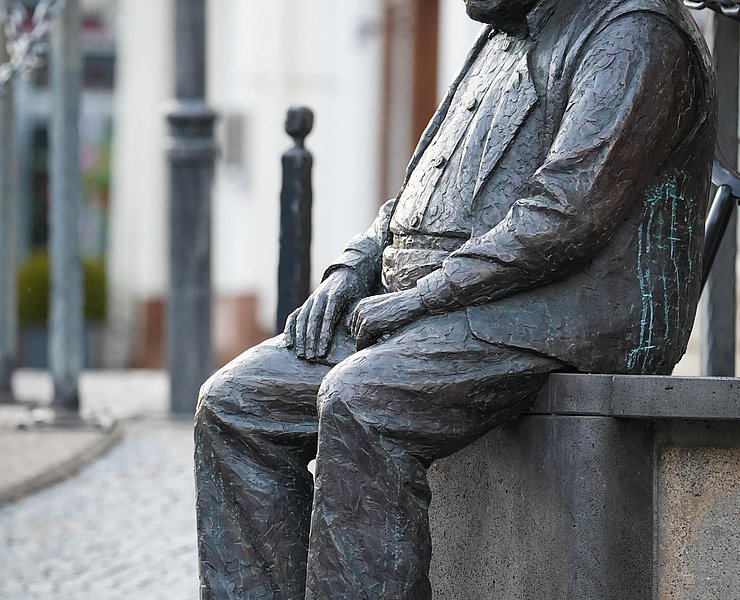 Addene Jong am Marktplatz Adenau