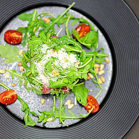Handgeklopftes Carpaccio vom Eifler Rind an Trüffelvinaigrette