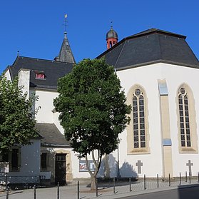 Seitenansicht Pfarrkirche St.Johannes der Täufer