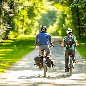 Radler auf dem Ahr-Radweg