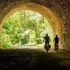Alter Bahntunnel auf dem Ahr-Radweg zwischen Schuld und Insul