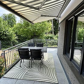 Terrasse mit Markise