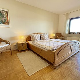 Schlafzimmer   Teilansicht