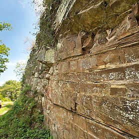 Sandsteinwand AhrSteig bei Schuld