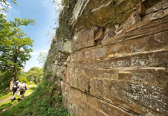 Sandsteinwand AhrSteig bei Schuld