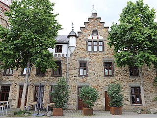 Boutiquehotel Burg Adenbach & Alter Weinbau_außen